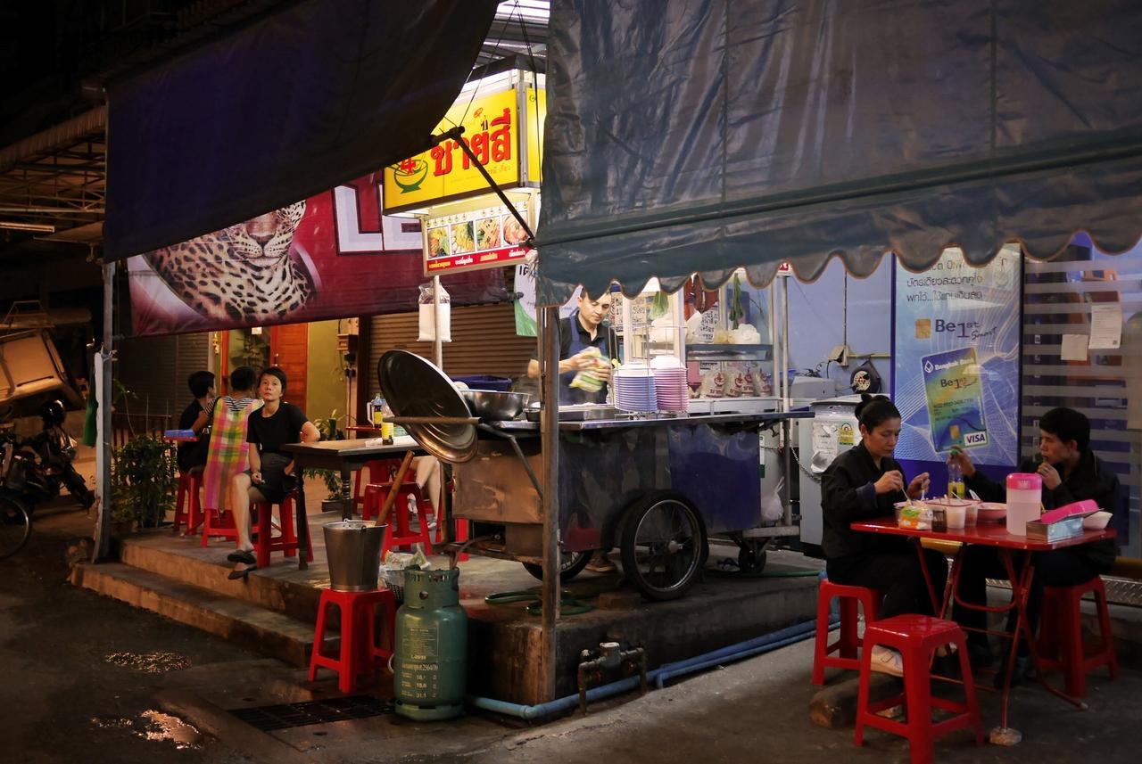 Phresh Hostel Bangkok Exterior foto