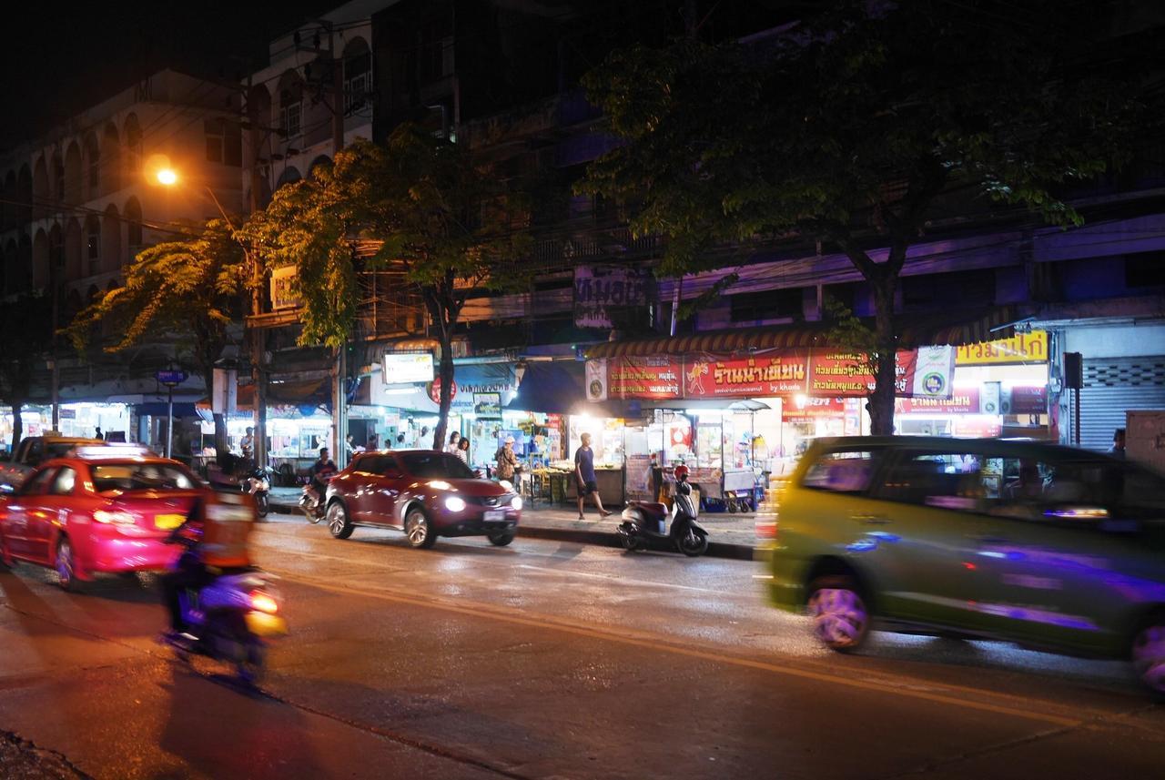 Phresh Hostel Bangkok Exterior foto